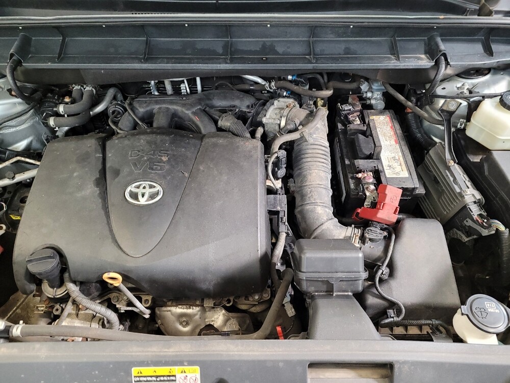 2020 Toyota Highlander in Cincinnati, OH 45255 - 18086426 30