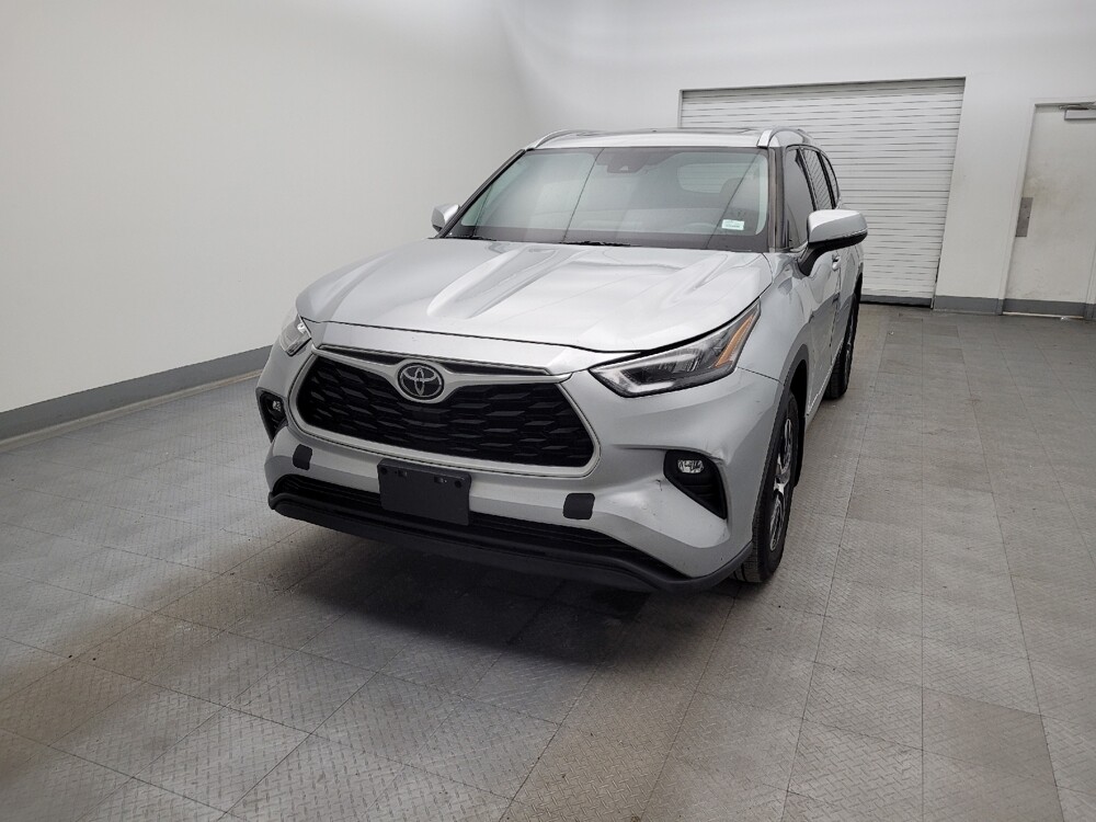 2020 Toyota Highlander in Cincinnati, OH 45255 - 18086426 15