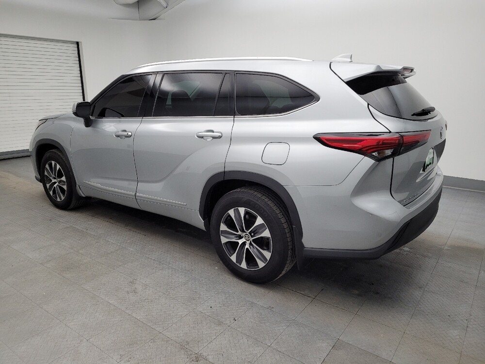 2020 Toyota Highlander in Cincinnati, OH 45255 - 18086426 3