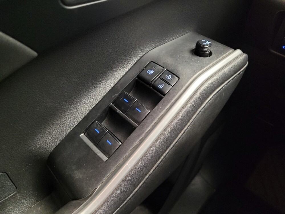 2020 Toyota Highlander in Cincinnati, OH 45255 - 18086426 27