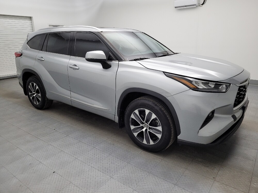 2020 Toyota Highlander in Cincinnati, OH 45255 - 18086426 11