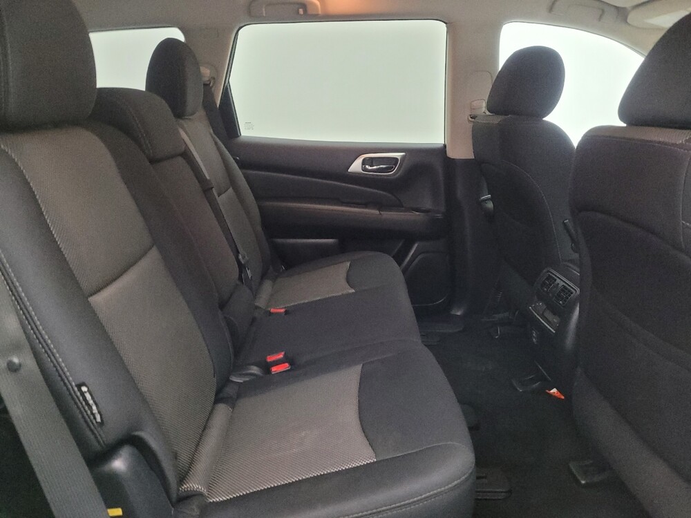 2018 Nissan Pathfinder in Maple Heights, OH 44137 - 18086428 19