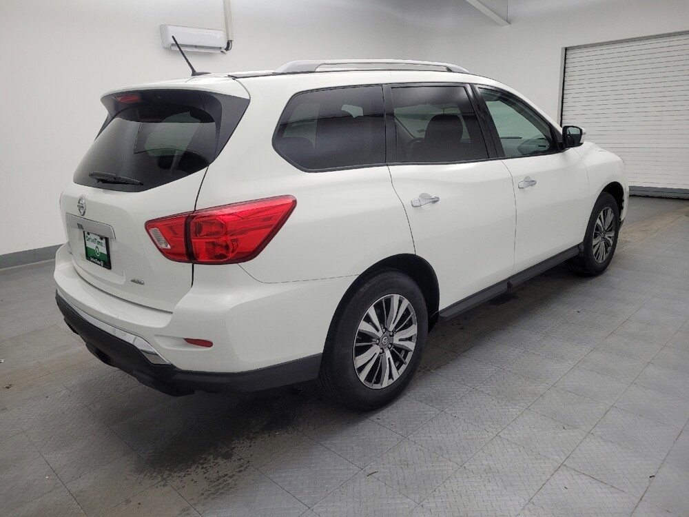 2018 Nissan Pathfinder in Maple Heights, OH 44137 - 18086428 10