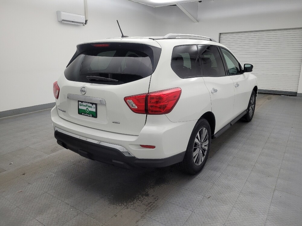 2018 Nissan Pathfinder in Maple Heights, OH 44137 - 18086428 9