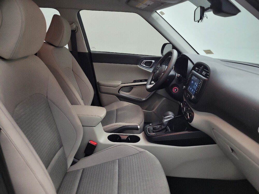 2021 Kia Soul in Maple Heights, OH 44137 - 18086430 21