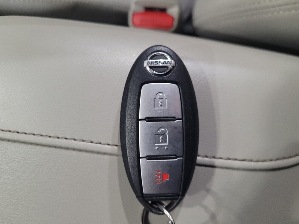 2018 Nissan Rogue Sport in Pittsburgh, PA 15237 - 18086439 32