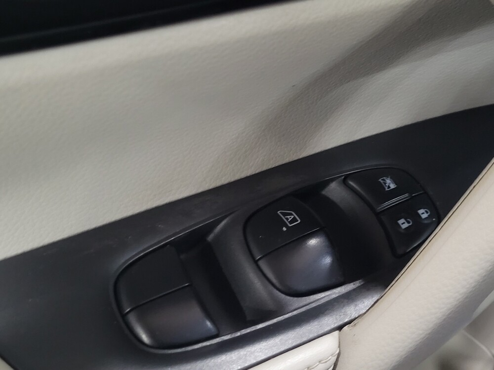 2018 Nissan Rogue Sport in Pittsburgh, PA 15237 - 18086439 27