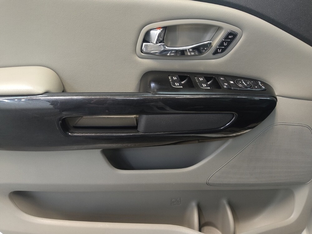 2016 Kia Sedona in Fairfield, OH 45014 - 18086482 27