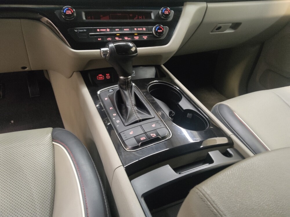 2016 Kia Sedona in Fairfield, OH 45014 - 18086482 26