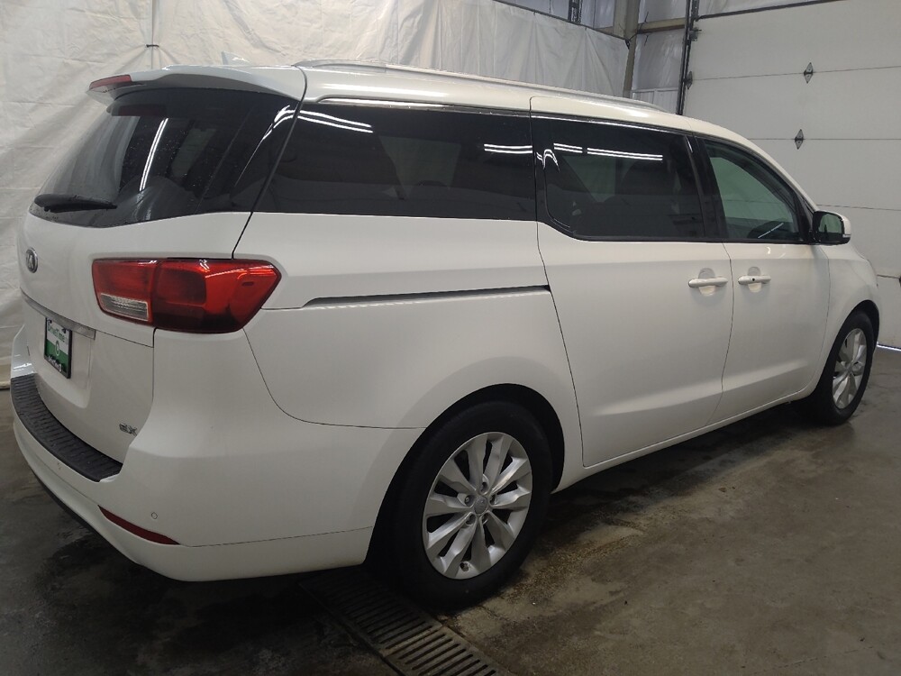 2016 Kia Sedona in Fairfield, OH 45014 - 18086482 10