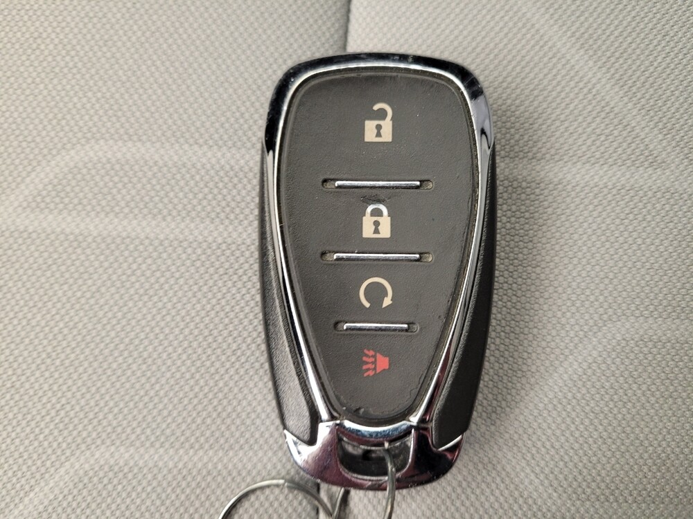 2017 Chevrolet Trax in Cincinnati, OH 45255 - 18086486 32