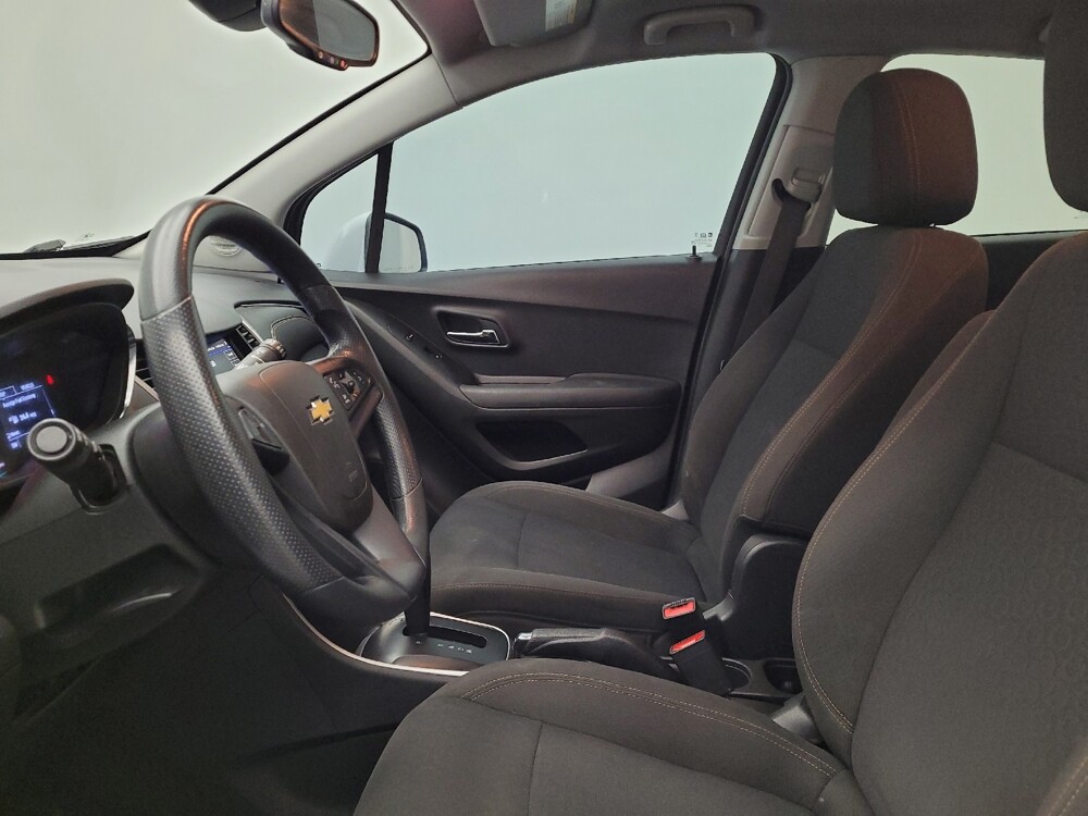 2020 Chevrolet Trax in Maple Heights, OH 44137 - 18086490 17