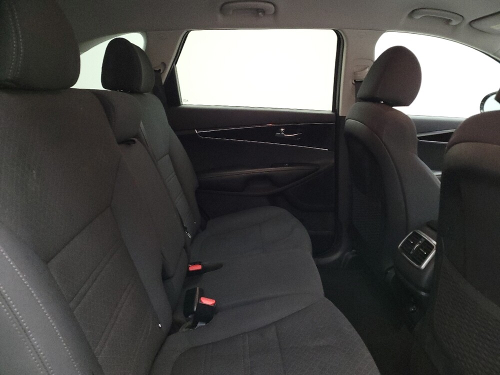 2020 Kia Sorento in Maple Heights, OH 44137 - 18086494 19