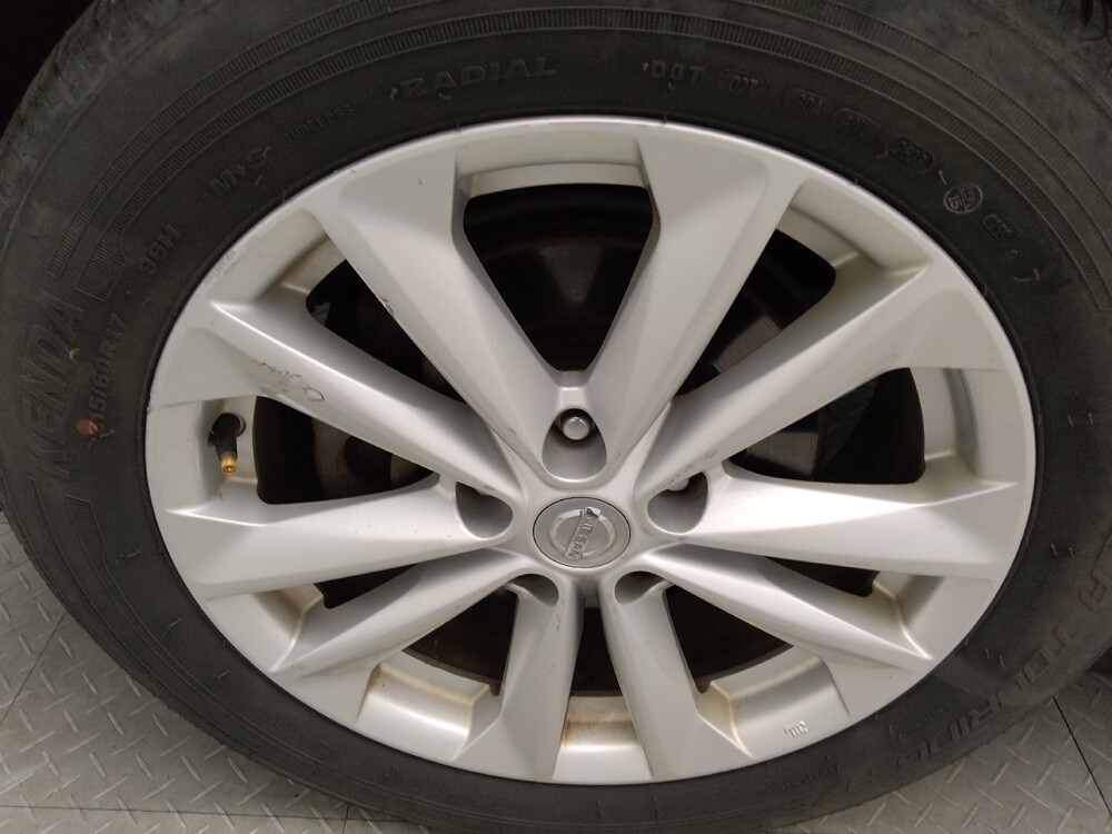 2018 Nissan Rogue Sport in Marietta, GA 30062 - 18086502 31