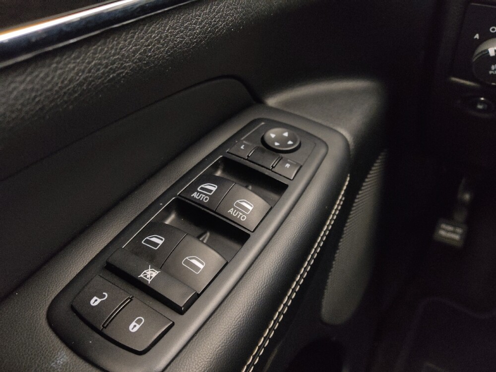 2015 Jeep Grand Cherokee in St. Louis, MO 63136 - 18086504 27