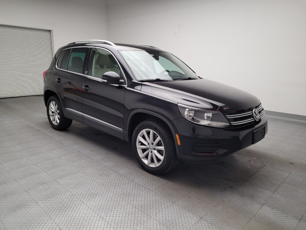 2017 Volkswagen Tiguan in Downey, CA 90241 - 18086535 13