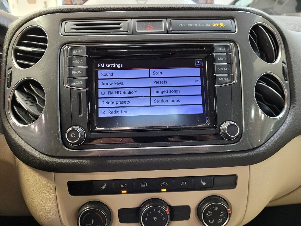 2017 Volkswagen Tiguan in Downey, CA 90241 - 18086535 25