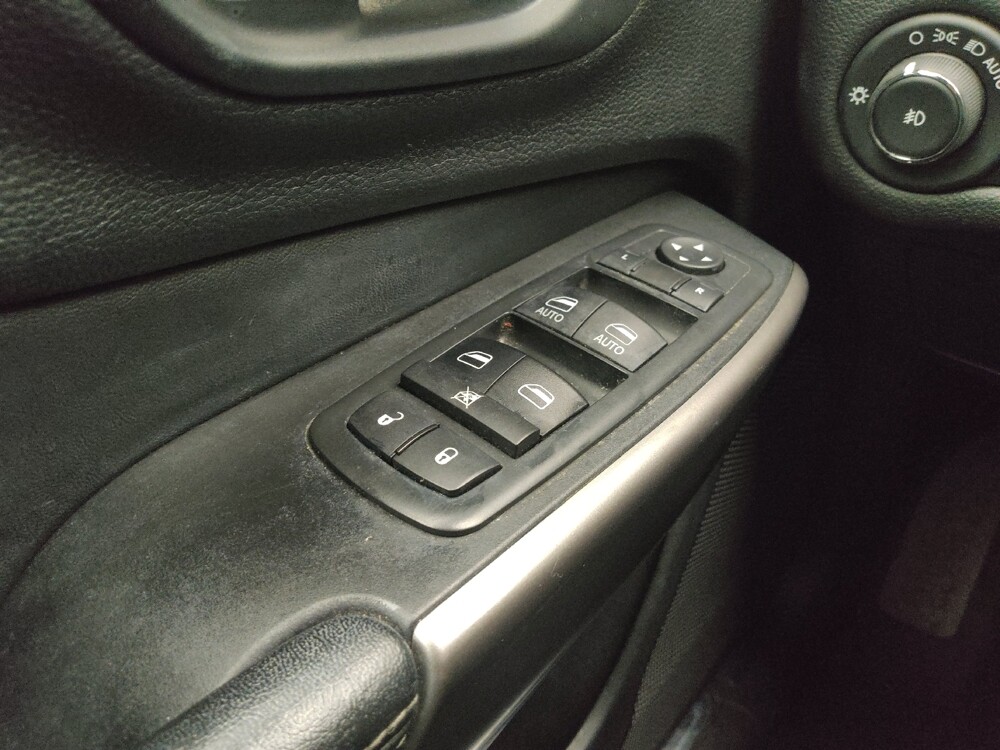 2019 Jeep Cherokee in Eastpointe, MI 48021 - 18086540 27