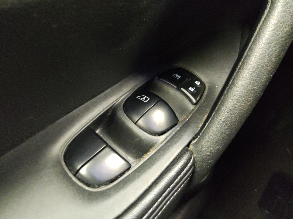 2019 Nissan Rogue in Taylor, MI 48180 - 18086552 27