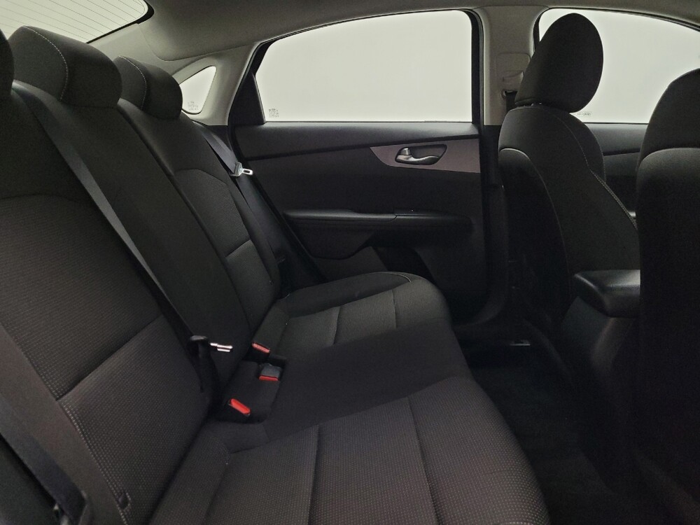 2019 Kia Forte in Springfield, MO 65807 - 18086560 19
