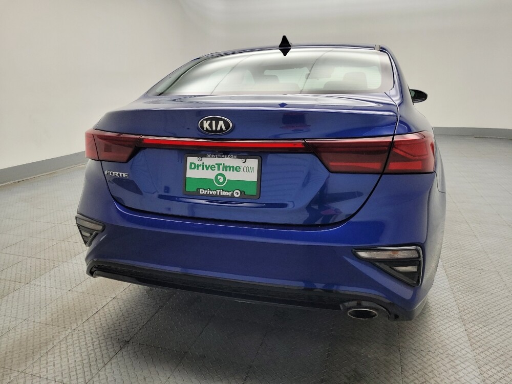 2019 Kia Forte in Springfield, MO 65807 - 18086560 7