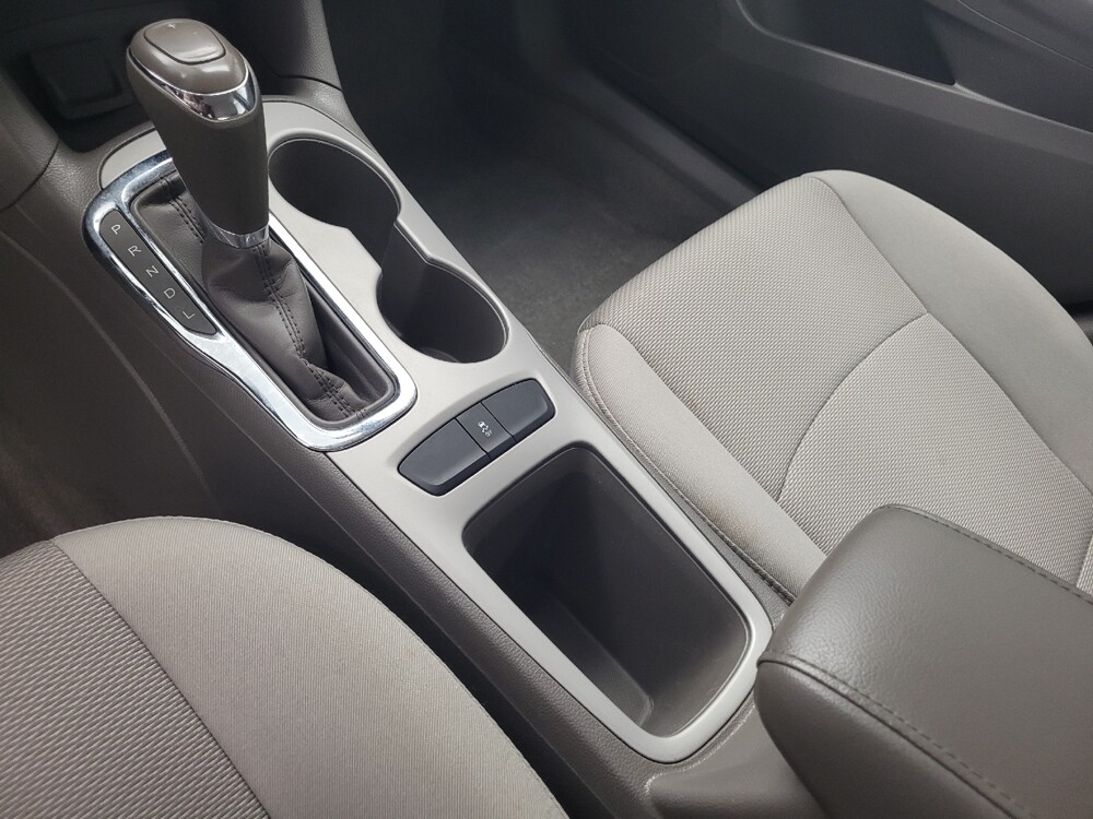 2017 Chevrolet Cruze in Memphis, TN 38128 - 18086563 26