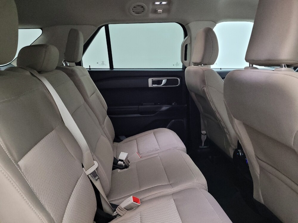 2022 Ford Explorer in Cincinnati, OH 45255 - 18086575 19