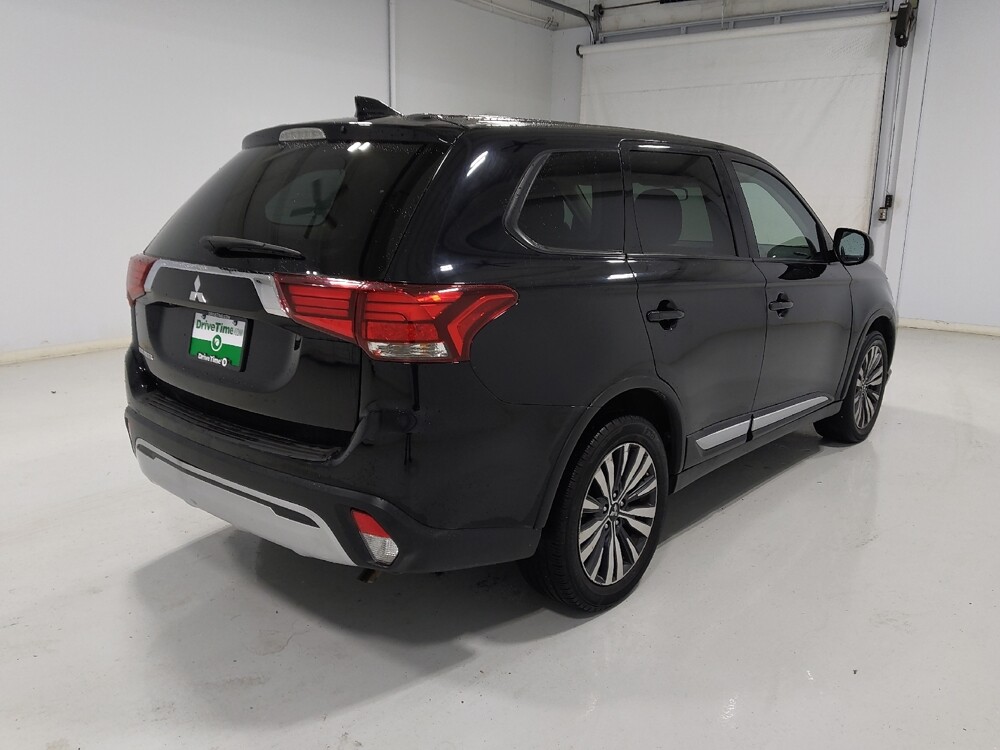 2020 Mitsubishi Outlander in Columbus, OH 43231 - 18086579 9