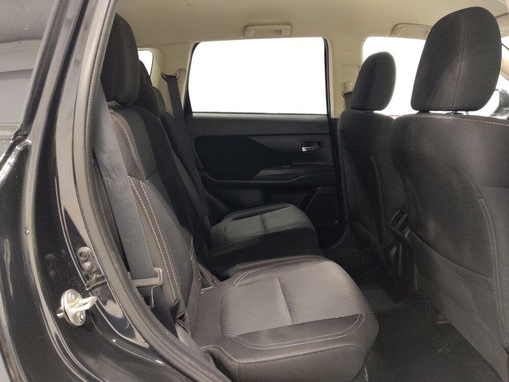 2020 Mitsubishi Outlander in Columbus, OH 43231 - 18086579 19