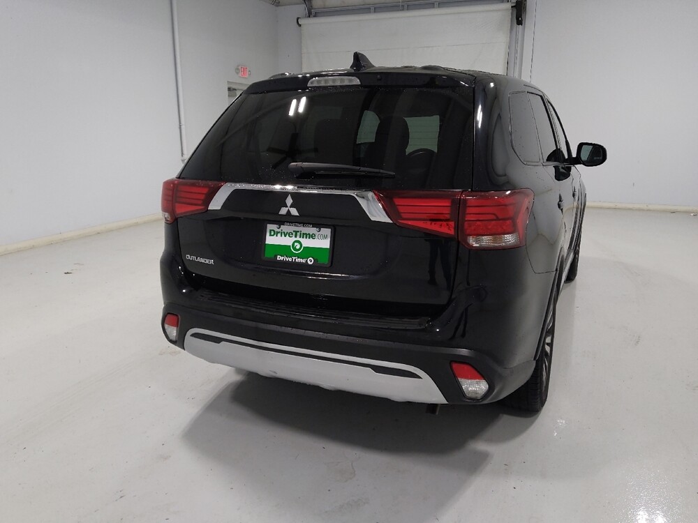 2020 Mitsubishi Outlander in Columbus, OH 43231 - 18086579 7