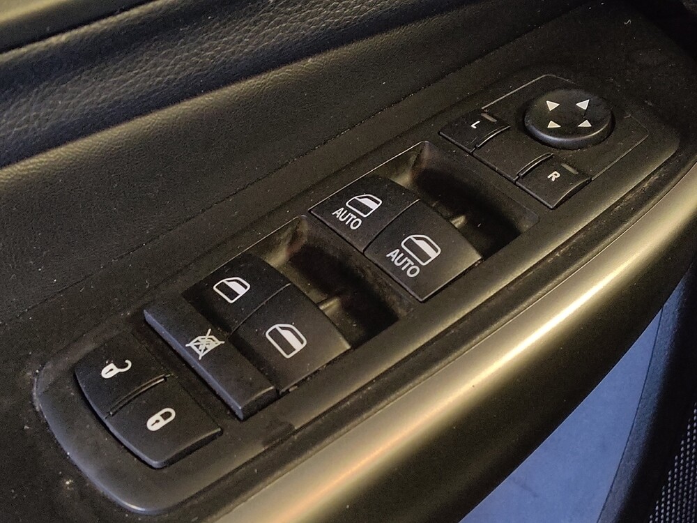 2020 Jeep Cherokee in Houston, TX 77060 - 18086580 27