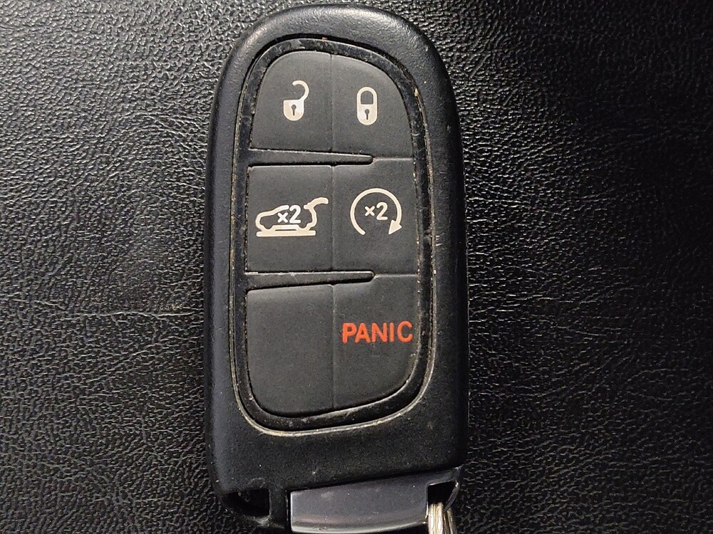 2020 Jeep Cherokee in Houston, TX 77060 - 18086580 32