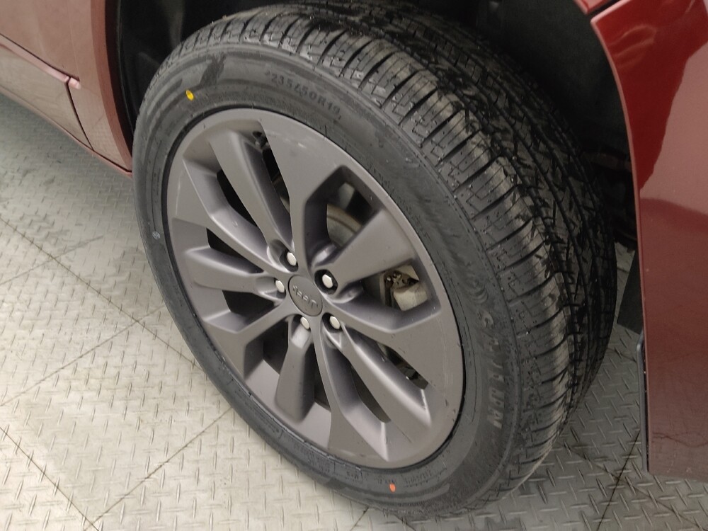 2020 Jeep Cherokee in Houston, TX 77060 - 18086580 31