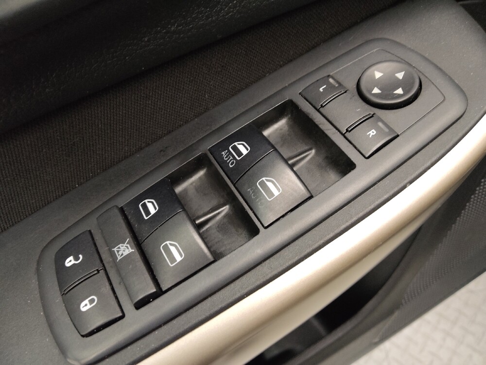 2018 Jeep Cherokee in Denver, CO 80012 - 18086585 27