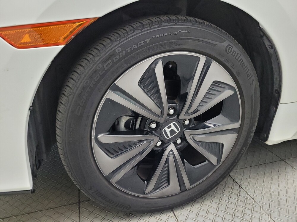 2018 Honda Civic in Glendale, AZ 85301 - 18086586 31