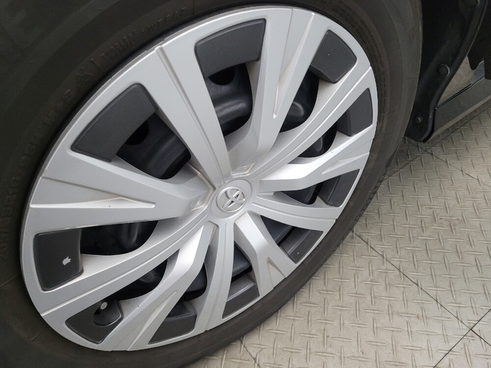 2018 Toyota Camry in Richmond, VA 23235 - 18086587 31