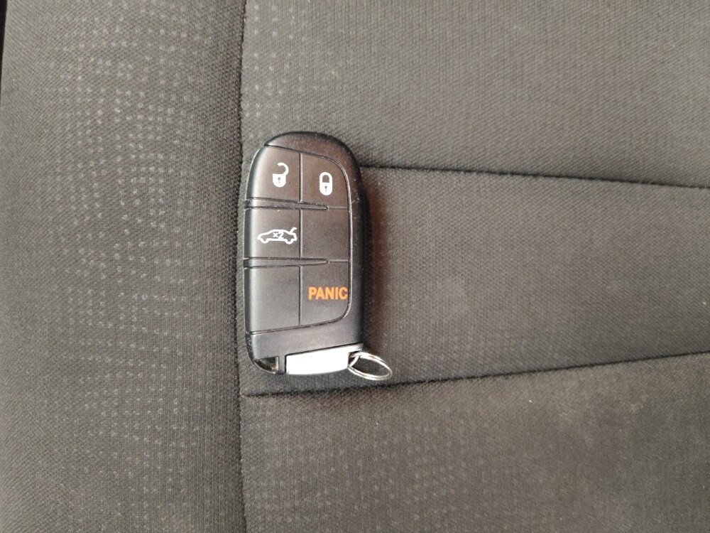 2017 Chrysler 200 in St. Louis, MO 63136 - 18086602 32