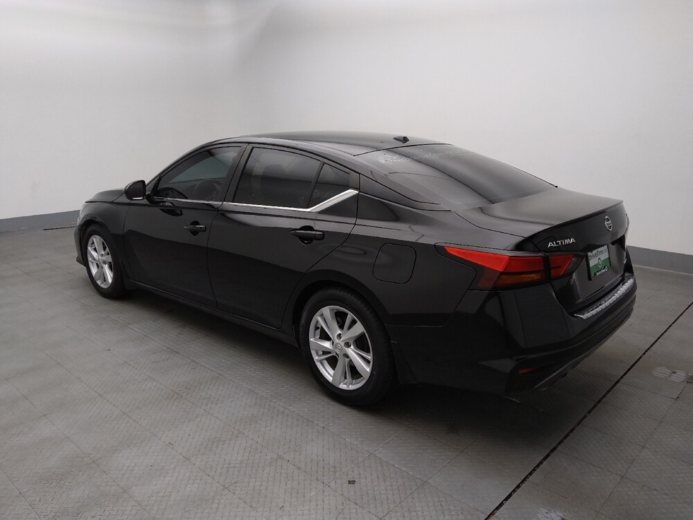 2021 Nissan Altima in Wichita, KS 67207 - 18086624 3