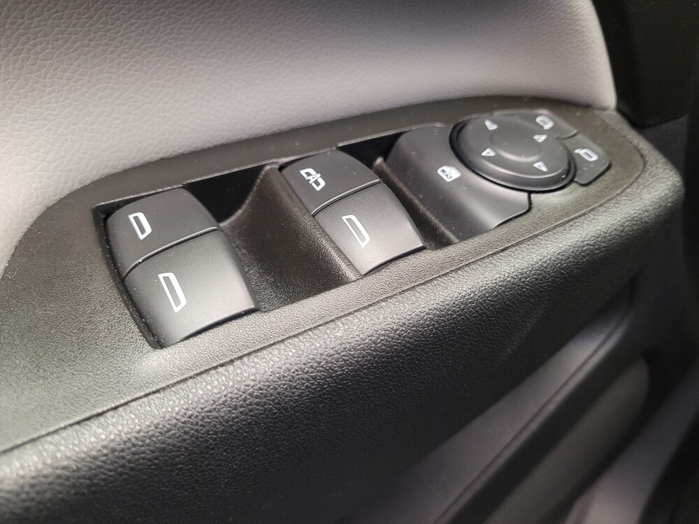 2021 Chevrolet Equinox in Riverside, CA 92504 - 18086625 27