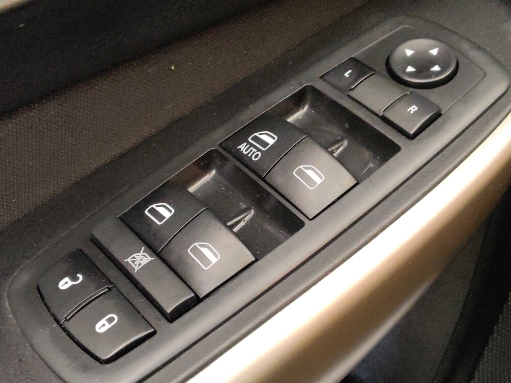 2018 Jeep Cherokee in Houston, TX 77034 - 18086638 27