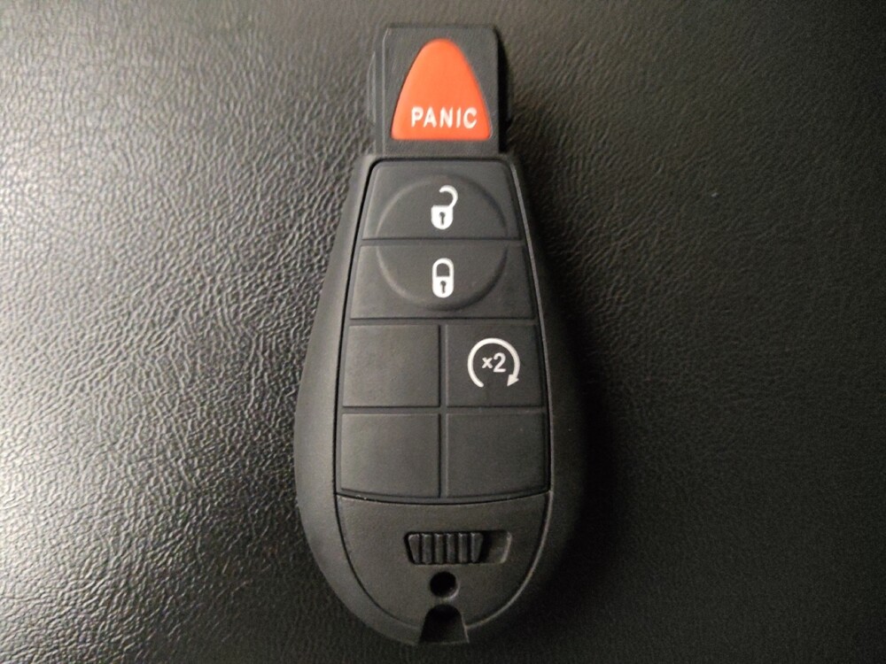 2018 Jeep Cherokee in Houston, TX 77034 - 18086638 32