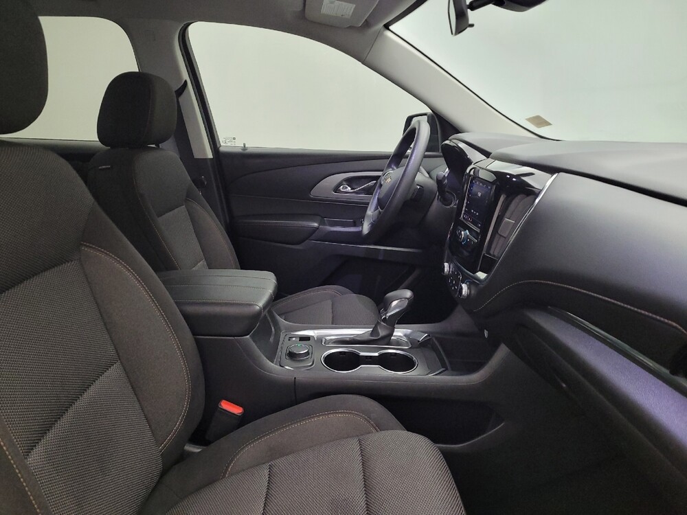 2021 Chevrolet Traverse in Cincinnati, OH 45255 - 18086643 21