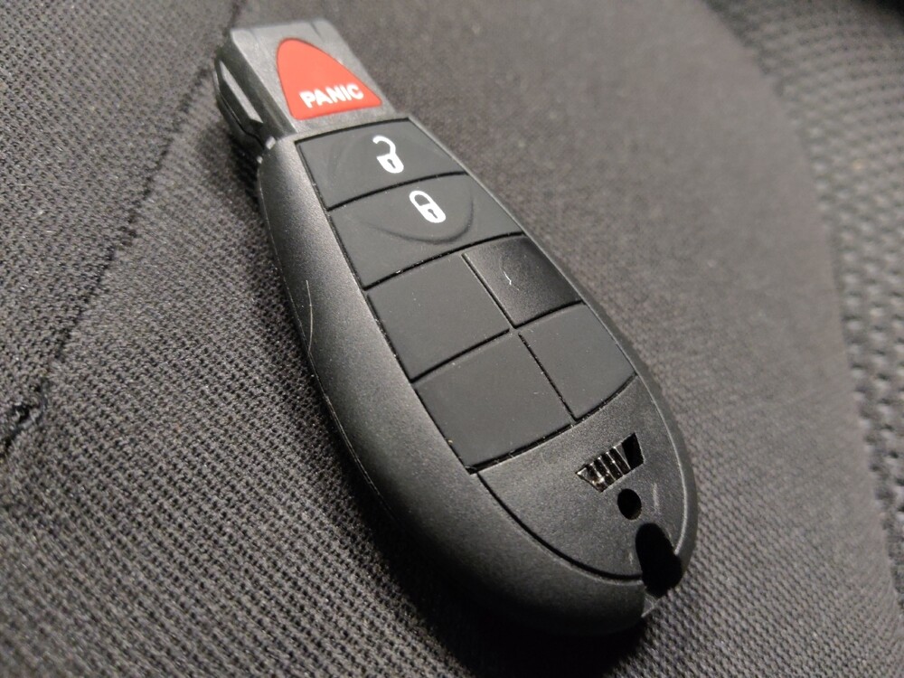 2021 Jeep Cherokee in Phoenix, AZ 85015 - 18086649 32