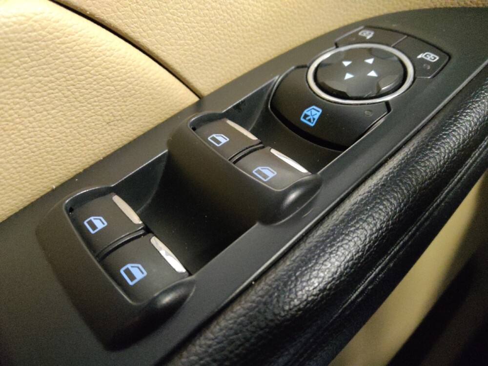 2017 Ford Explorer in Tucson, AZ 85705 - 18086658 27