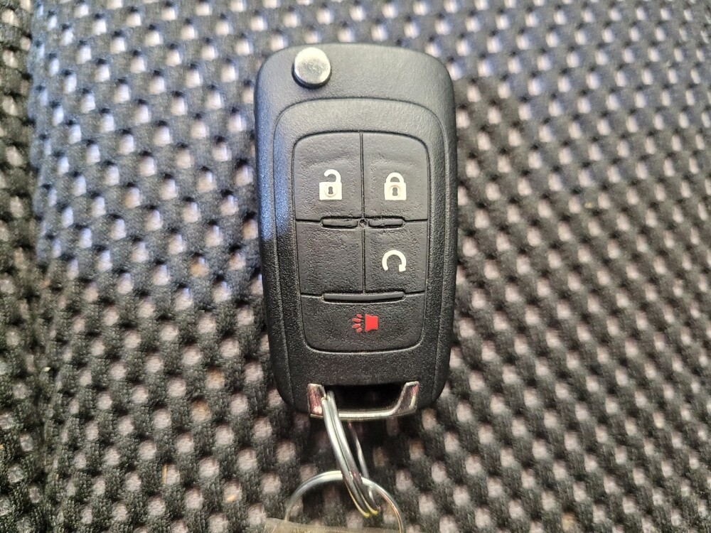 2016 Chevrolet Equinox in Maple Heights, OH 44137 - 18086675 32