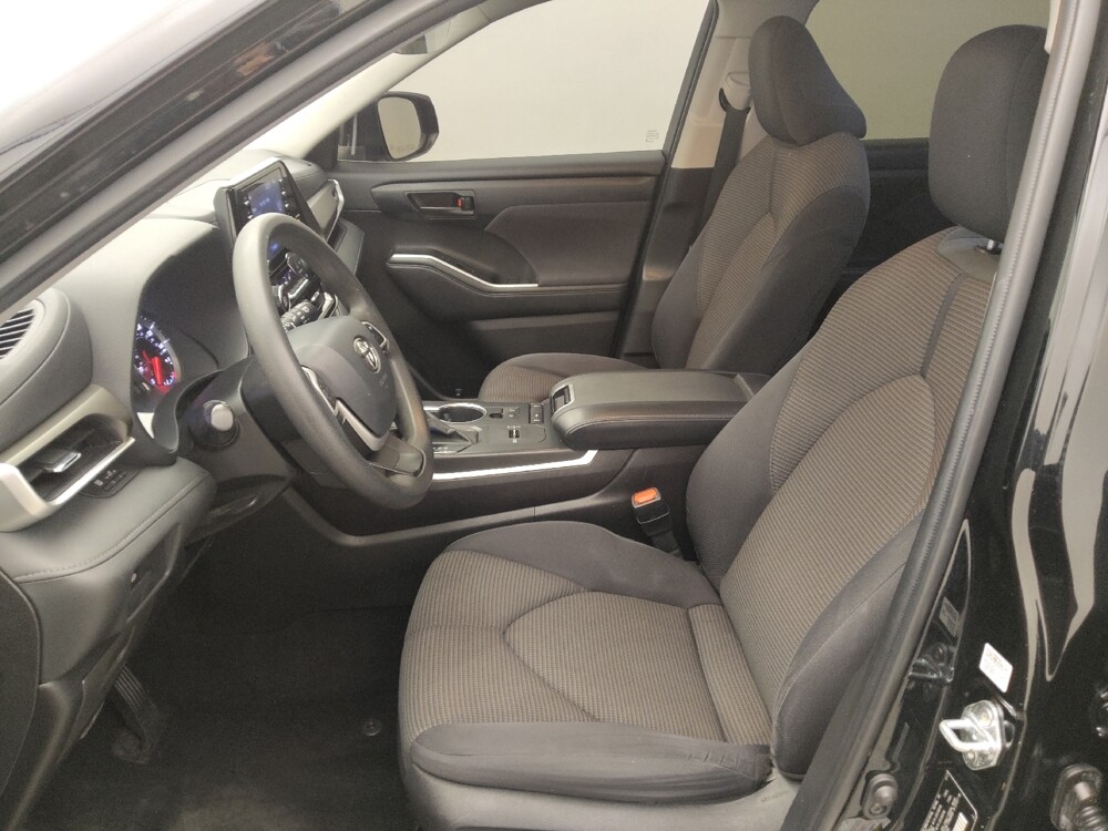 2022 Toyota Highlander in Houston, TX 77060 - 18086676 17