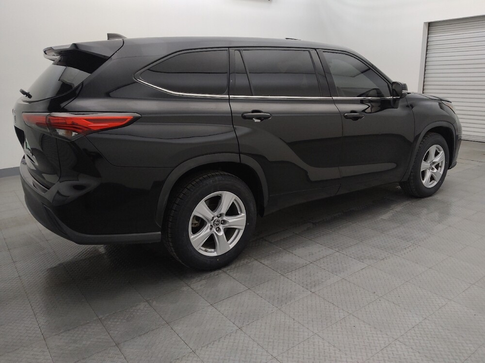 2022 Toyota Highlander in Houston, TX 77060 - 18086676 10