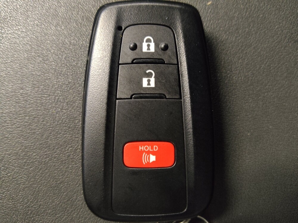 2022 Toyota Highlander in Houston, TX 77060 - 18086676 32