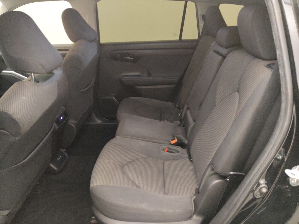 2022 Toyota Highlander in Houston, TX 77060 - 18086676 18