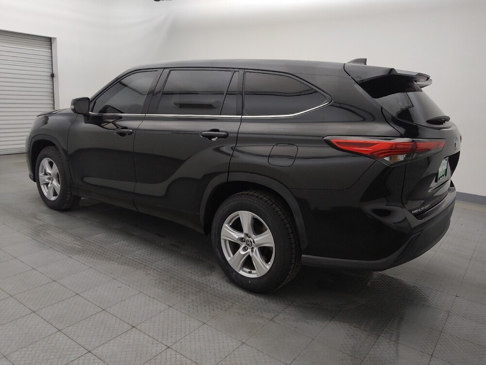 2022 Toyota Highlander in Houston, TX 77060 - 18086676 3